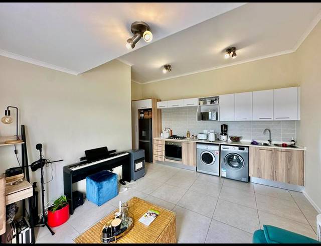 1 BEDROOM APARTMENT FOR SALE IN MODDERFONTEIN